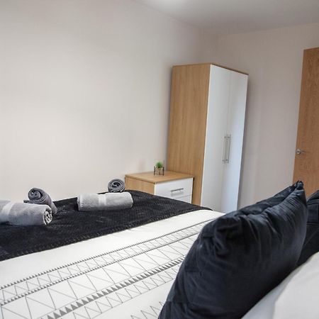 Modern 2Bd Apartment In Manchester City ภายนอก รูปภาพ
