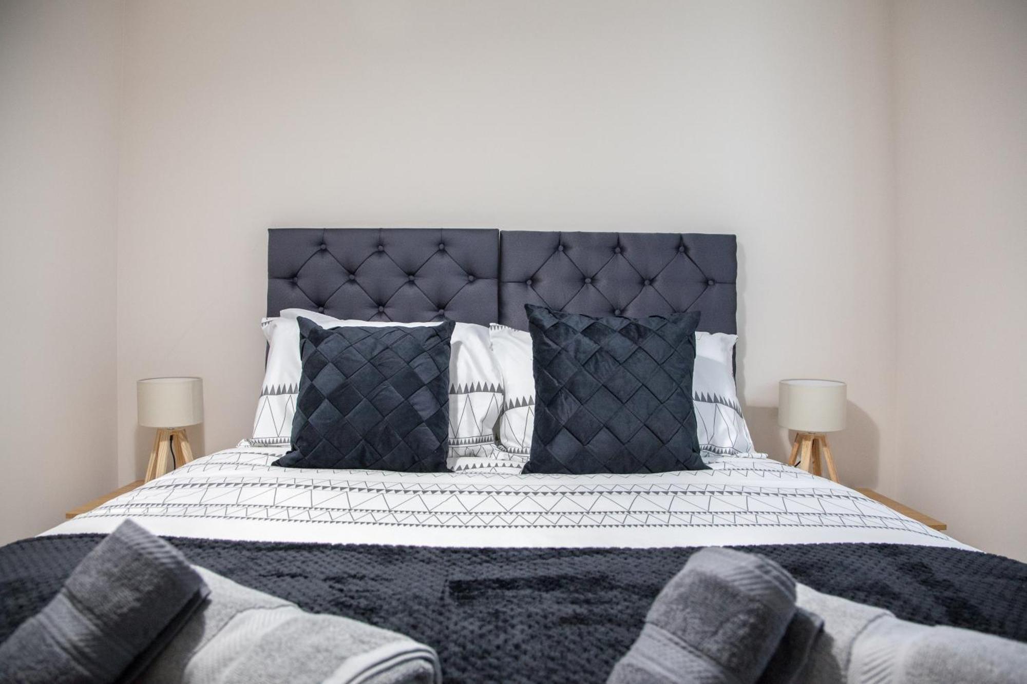 Modern 2Bd Apartment In Manchester City ภายนอก รูปภาพ