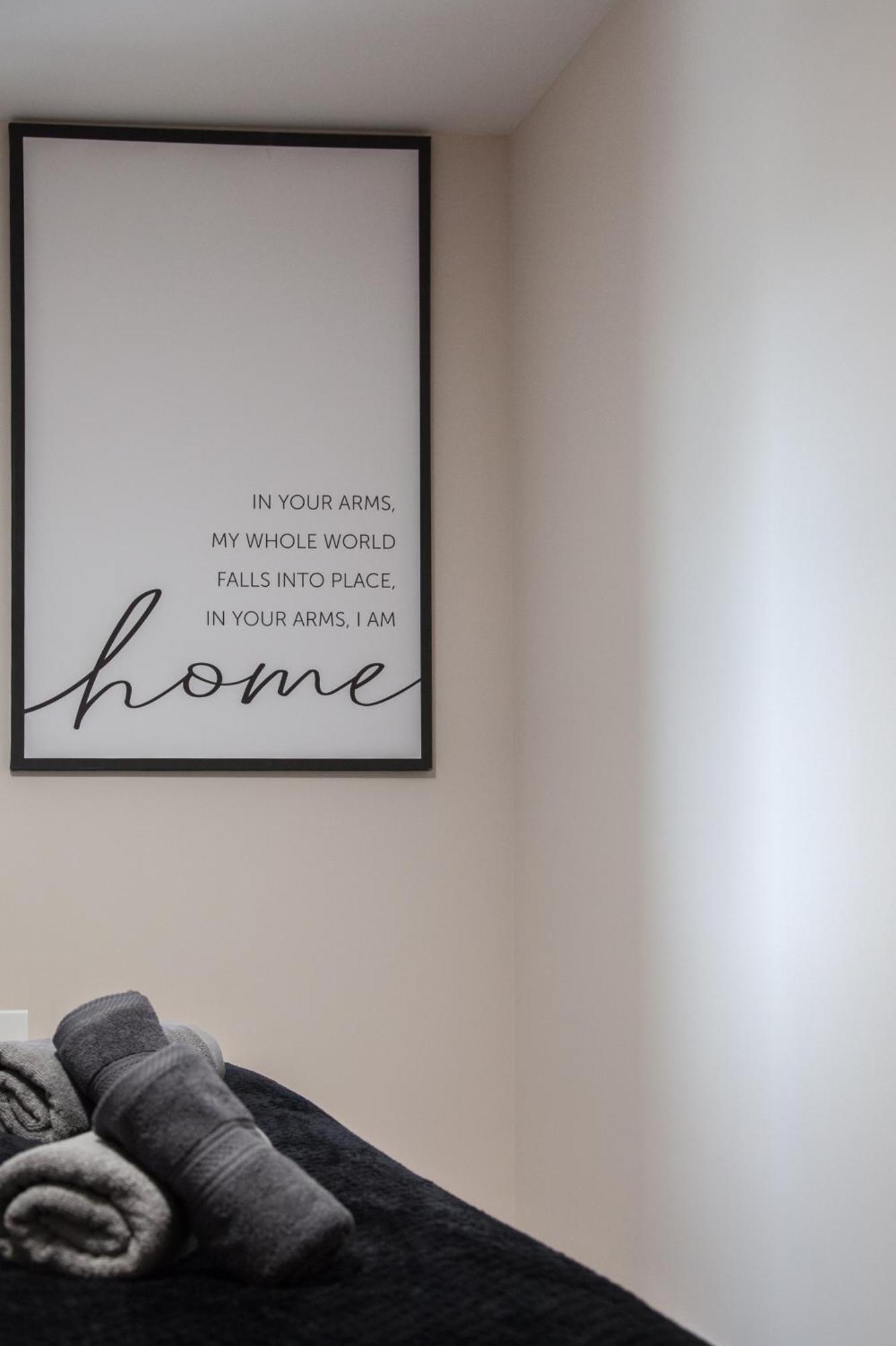 Modern 2Bd Apartment In Manchester City ภายนอก รูปภาพ
