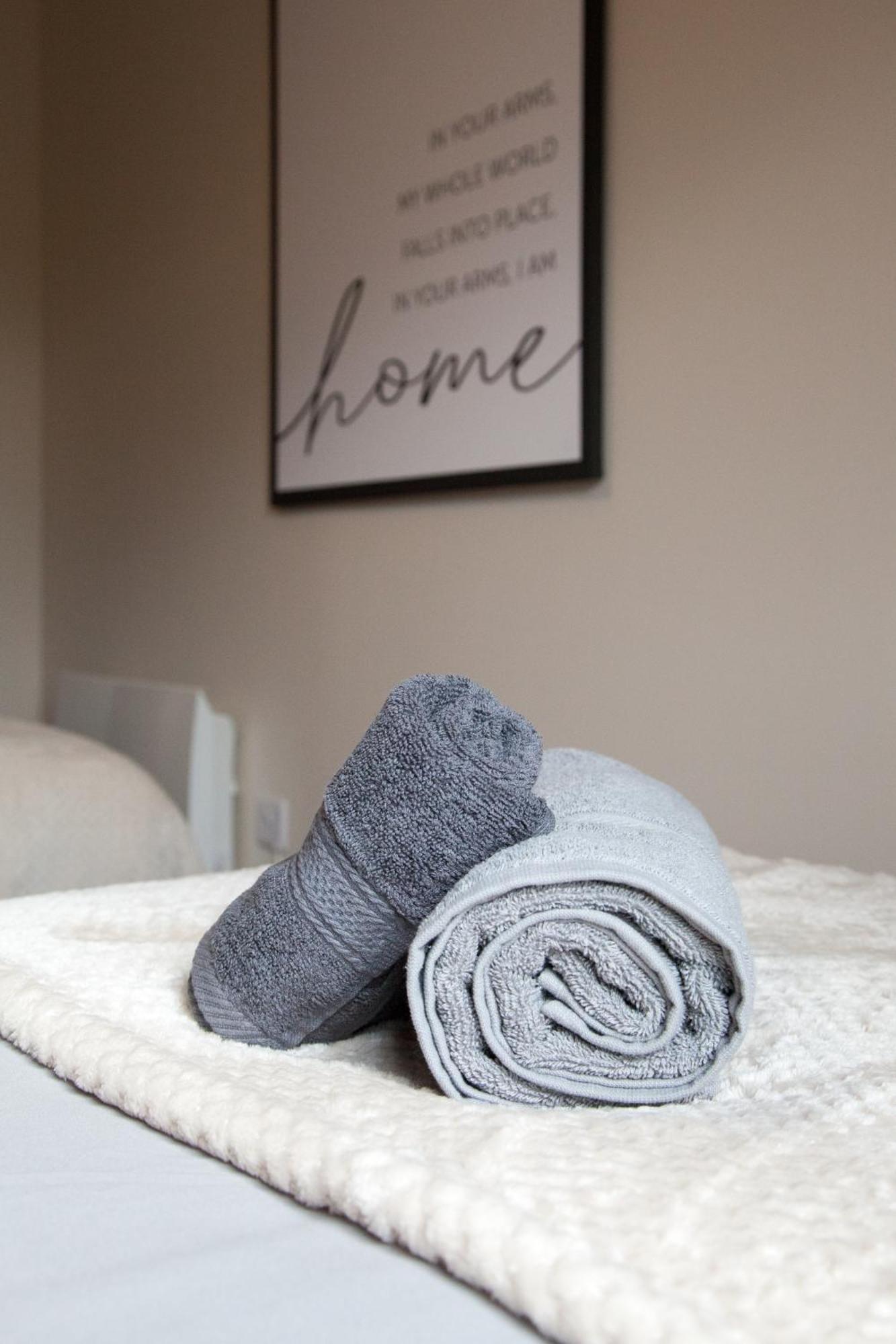 Modern 2Bd Apartment In Manchester City ภายนอก รูปภาพ