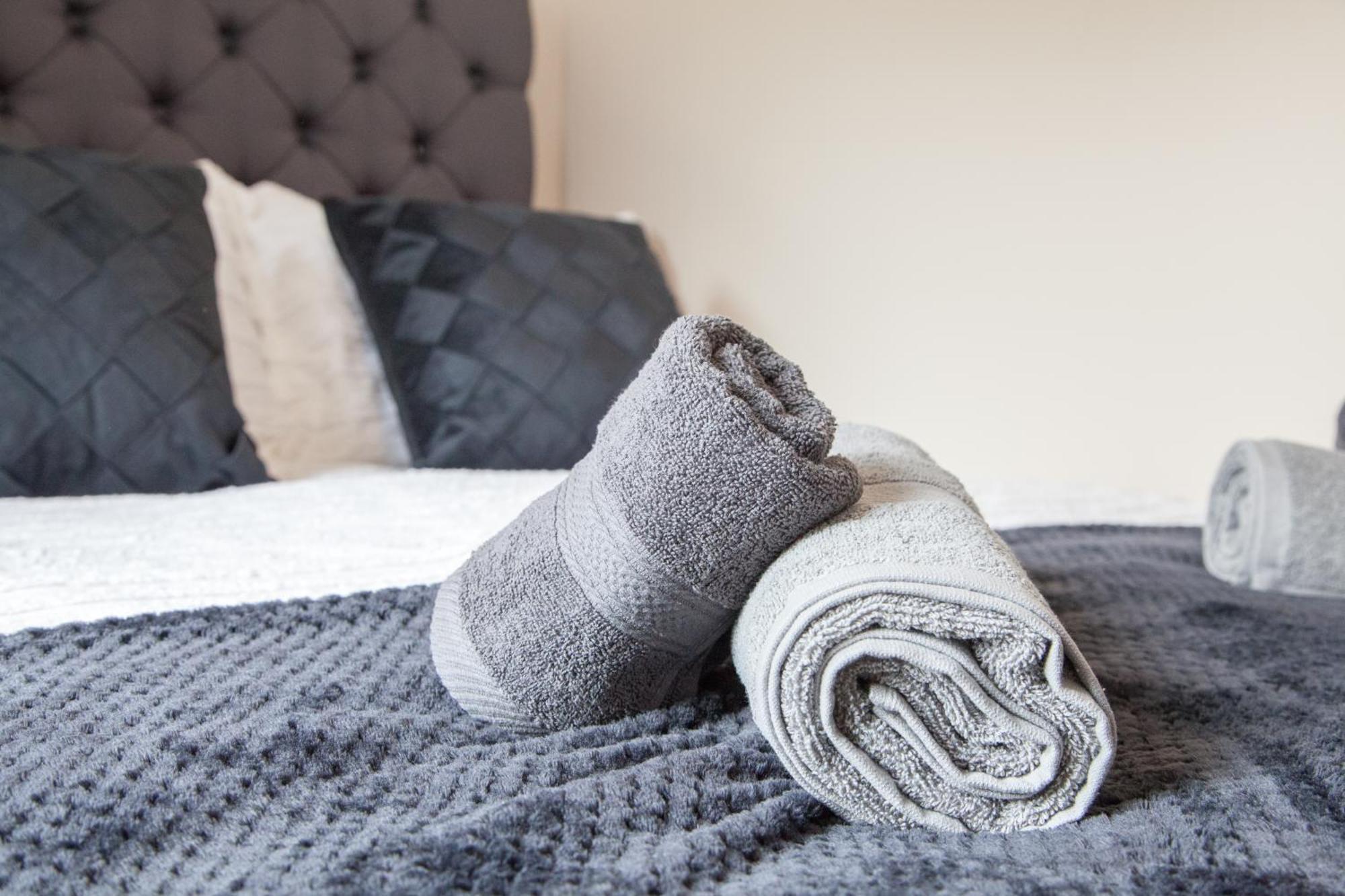 Modern 2Bd Apartment In Manchester City ภายนอก รูปภาพ