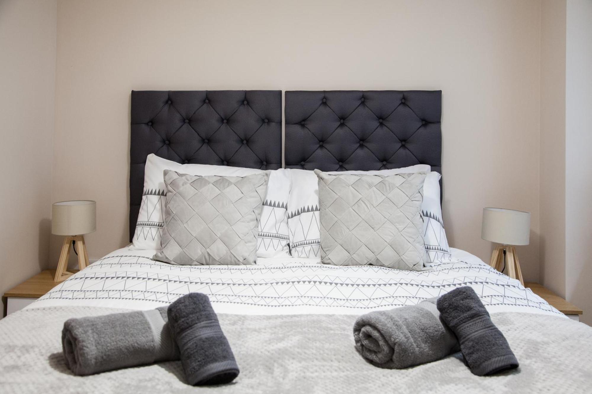 Modern 2Bd Apartment In Manchester City ภายนอก รูปภาพ