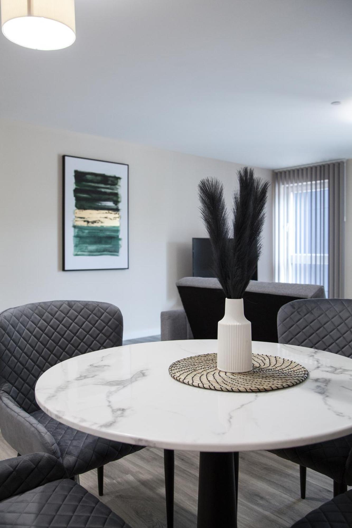 Modern 2Bd Apartment In Manchester City ภายนอก รูปภาพ